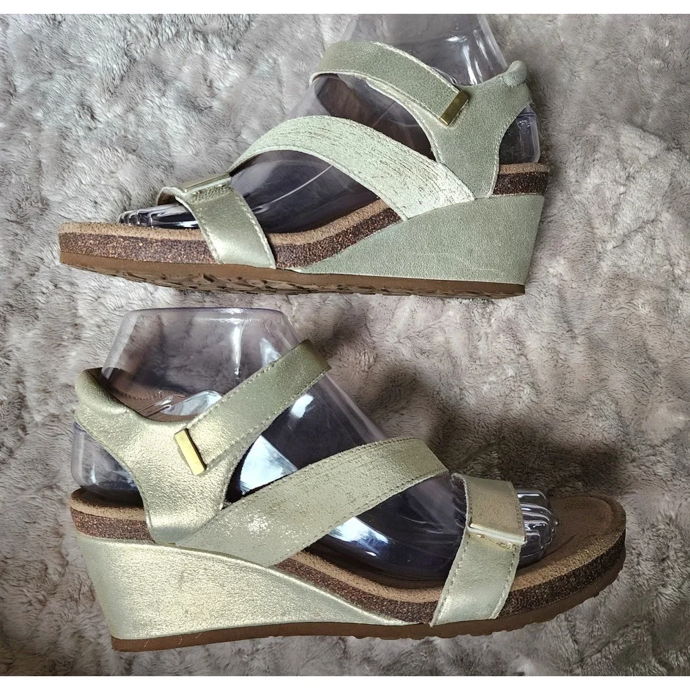 Aetrex Womens 7 Gold Metallic Leather Wedge Sandals Orthotic Comfort